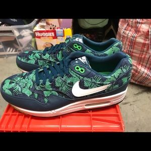 Cutstom air max 1 retro. Size 10.5
